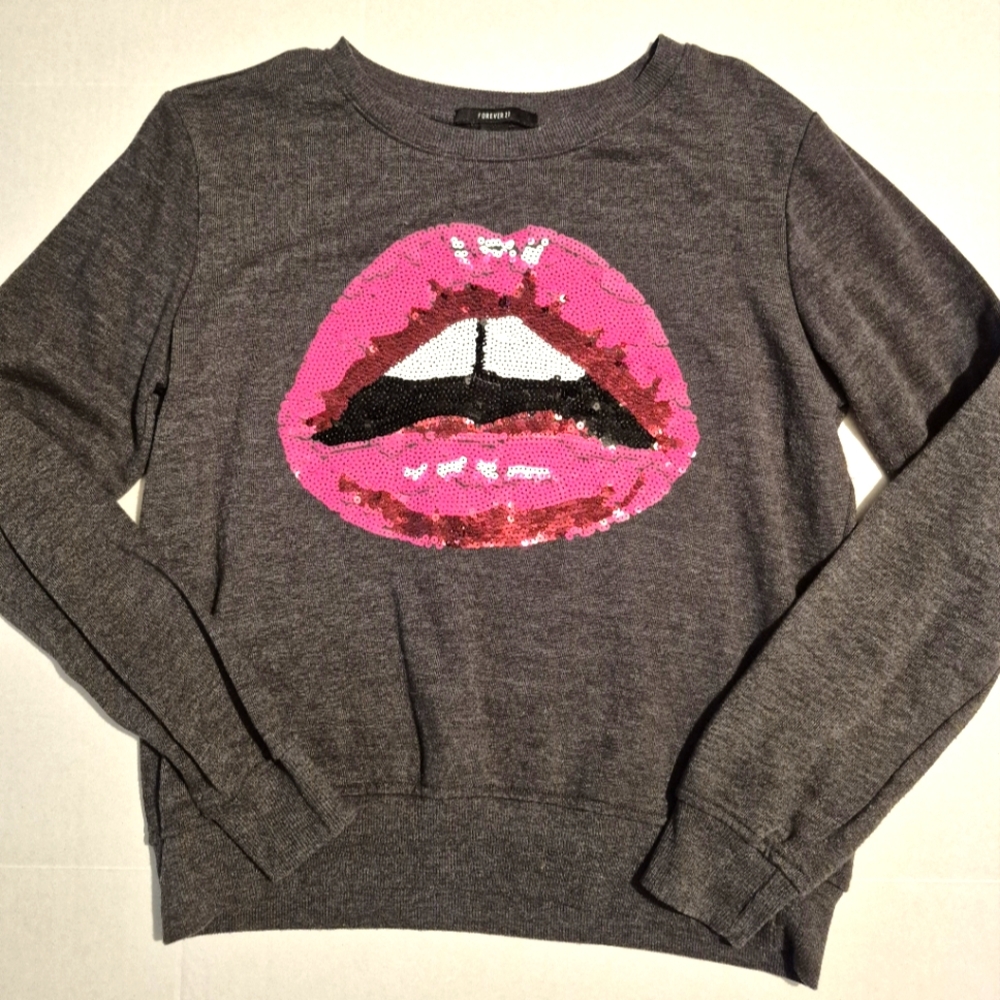 Forever 21 sequin lips sweatshirt